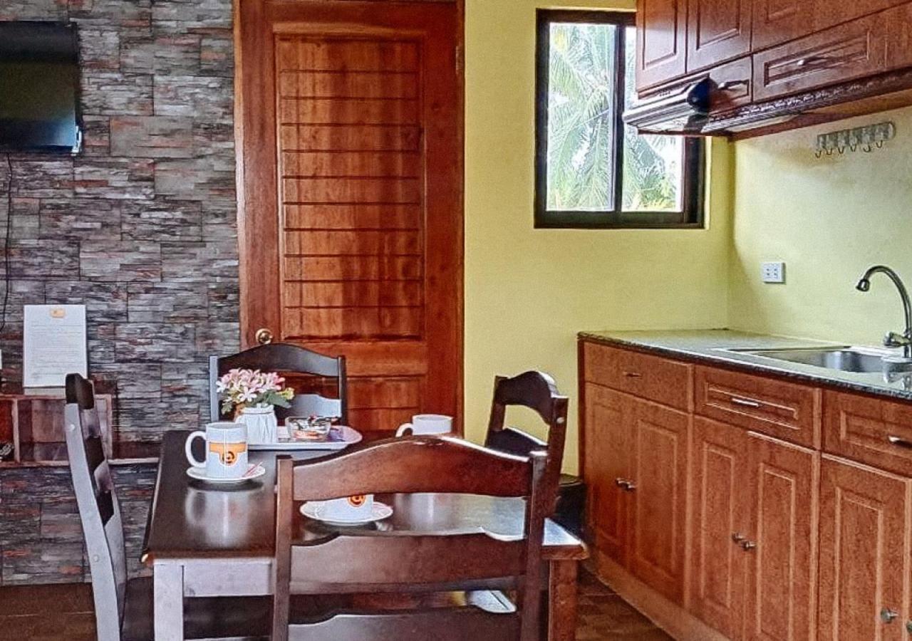 Kojie Guest House Moalboal Ngoại thất bức ảnh